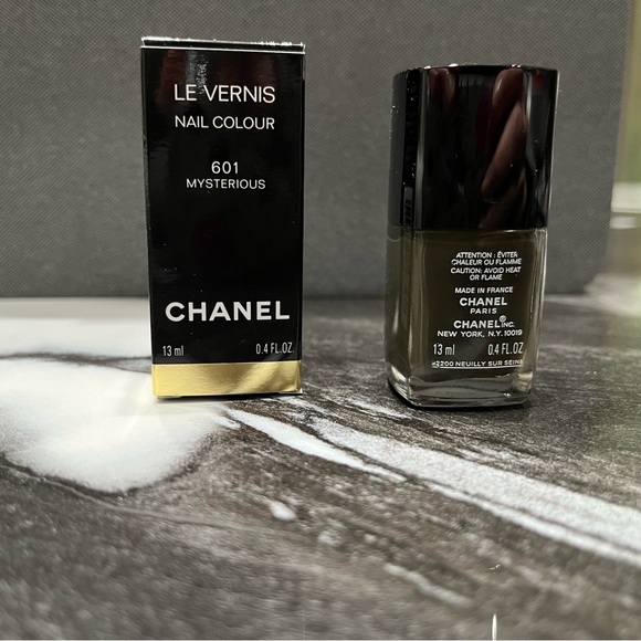 Chanel Les Vernis “Mysterious” 601 Nail Polish - New In Box - Picture 4 of 11